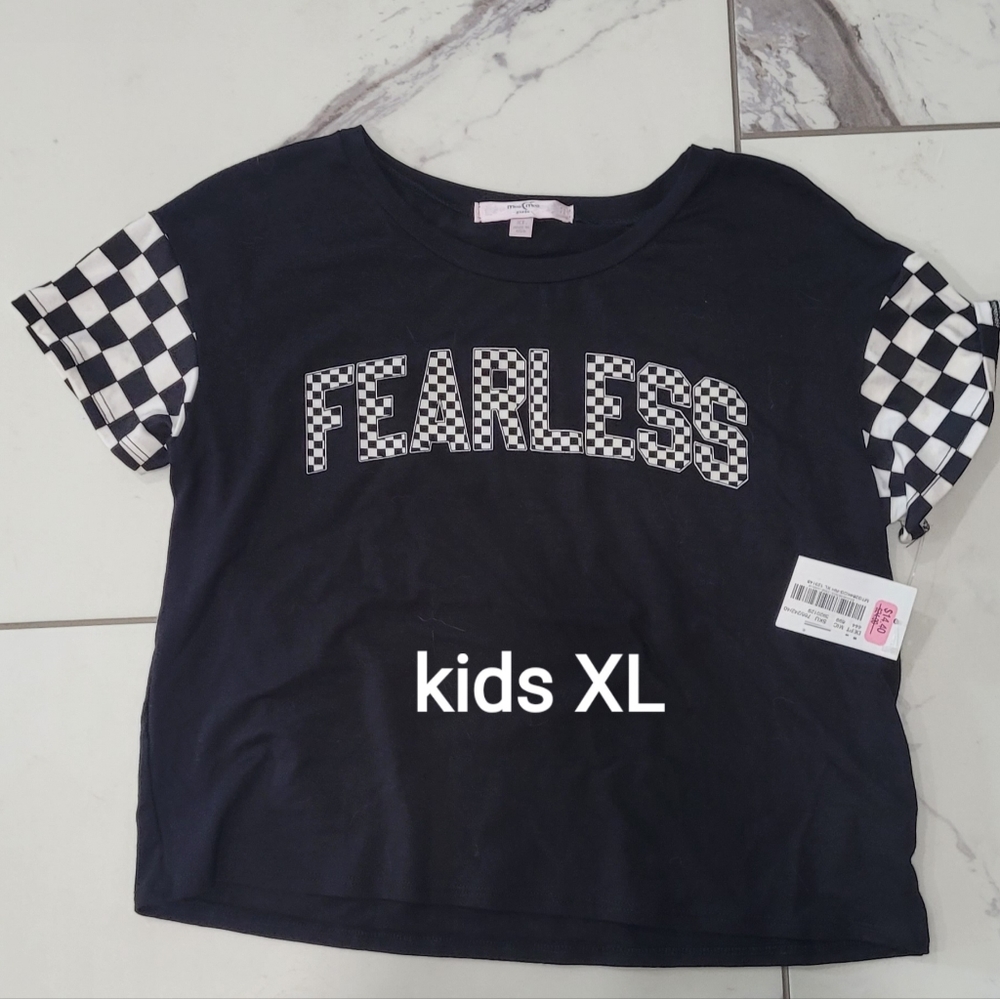 Moa Moa girls shirt. XL